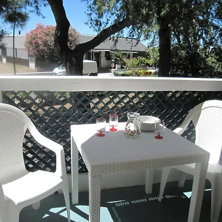 Pineta Lovable Seaview アパート